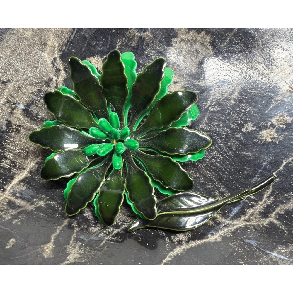 Vtg Two Tone Green Metal Enamel Daisy Flower Pin Boho Retro‎ Flower Fashion